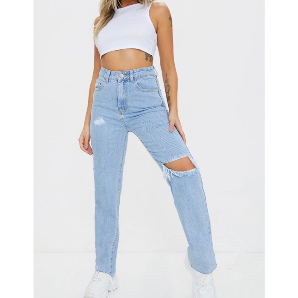 PrettyLittleThing Distressed High Rise Straight Leg Jeans